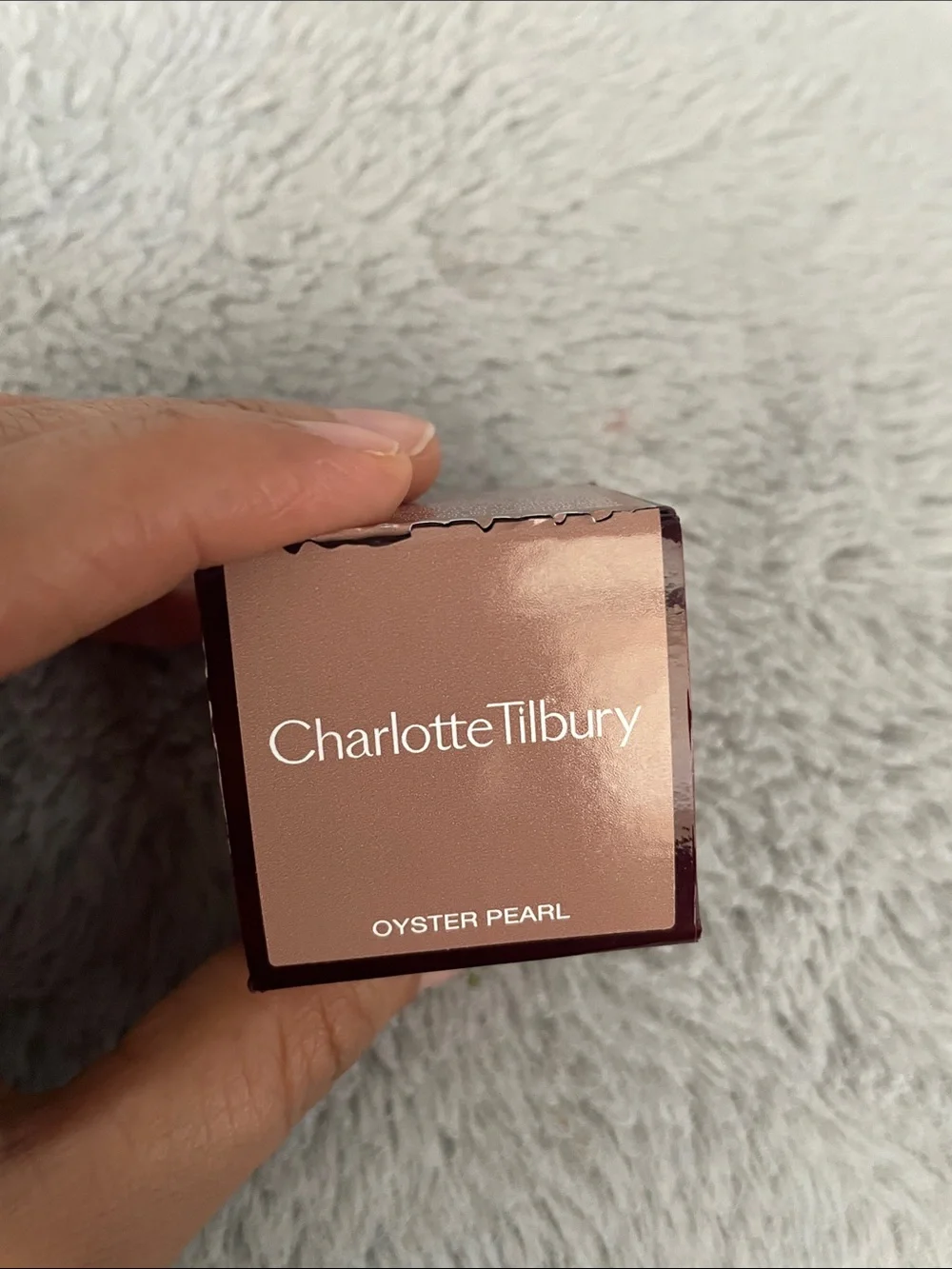 Charlotte Tilbury Eyes to Mesmerise Cream Shadow - Deep Wine with Gold Accents